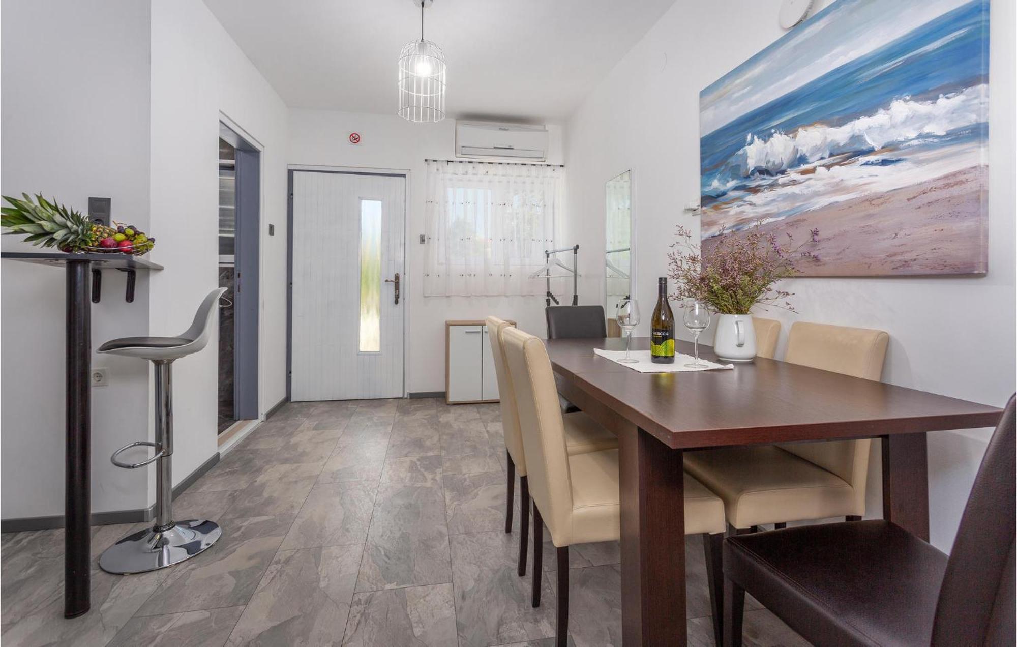 Beautiful Apartment In Malinska With Kitchen Dış mekan fotoğraf