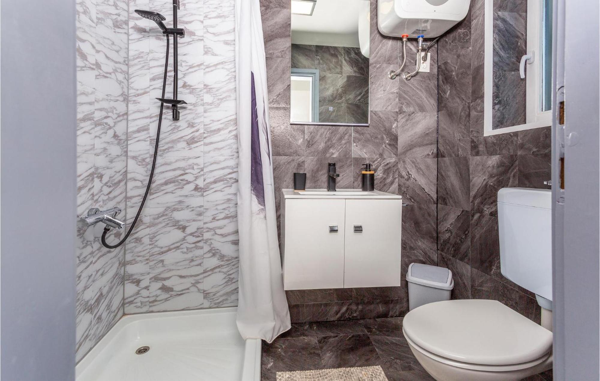 Beautiful Apartment In Malinska With Kitchen Dış mekan fotoğraf